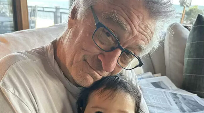 80-letni očka Robert De Niro poziral s svojo 10-mesečno hčerko