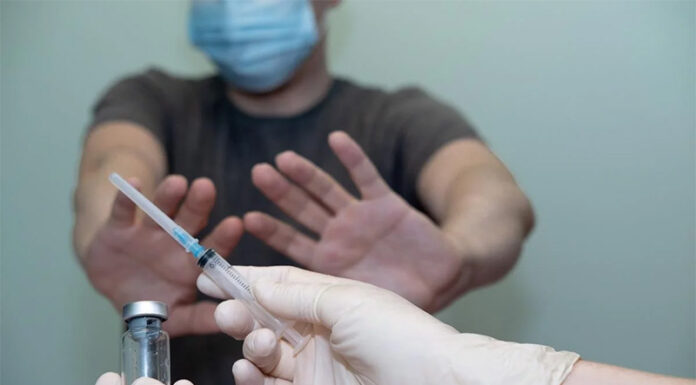 Zdravstvena ministrica pozvana k objavi podatkov o presežnih smrtih zaradi Covid ‘cepiv’