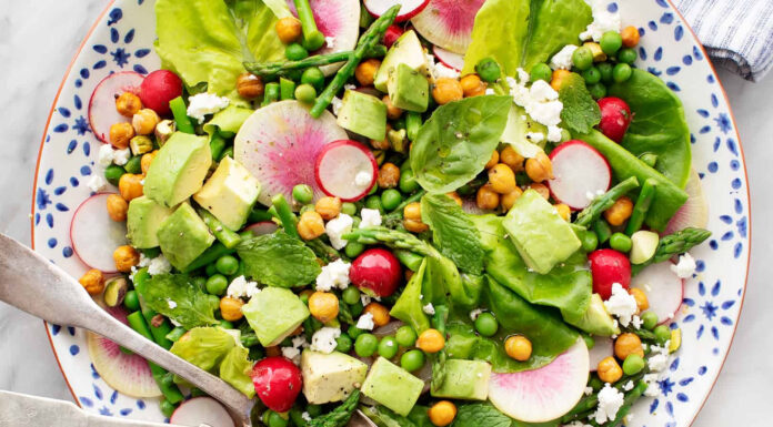 Recept: Sveža spomladanska solata