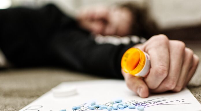 Dr. Peter Gøtzsche svetuje vsem, ki iščejo pomoč za duševne težave, kako si rešiti življenje