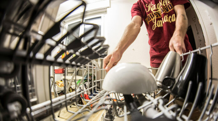 Testirali smo pomivalne stroje: razlika v ceni med zmagovalcema je 1400 €!