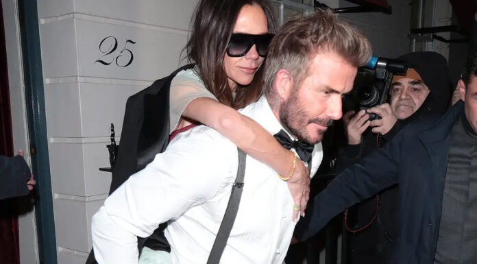 Za jubilejni 50. rojstni dan je svojo slavno ženo kar na hrbtu odnesel z zabave