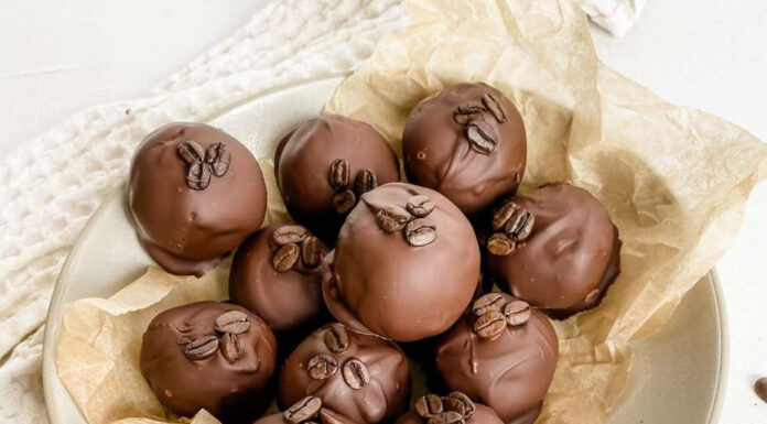 Recept: Beljakovinski čokoladno-kavni tartufi