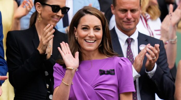 To je bil razlog, da je Kate Middleton za Wimbledon izbrala vijolično obleko