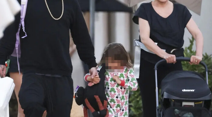 Skrivajoča se zvezdnika so opazili na enem redkih družinskih izhodov