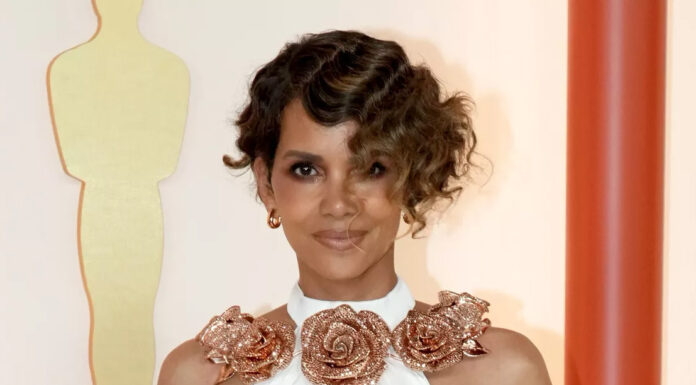 Halle Berry razkrila, da bo svoj 58. rojstni dan preživela v “boju za vse ženske”