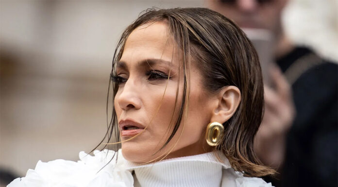 Moker paž je pričeska poletja 2024