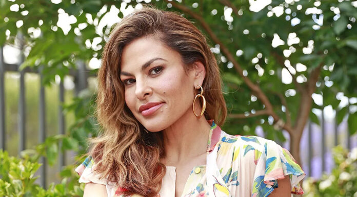 Eva Mendes razkrila “skrajni” razlog, zakaj hčerki ne smeta uporabljati pametnih telefonov