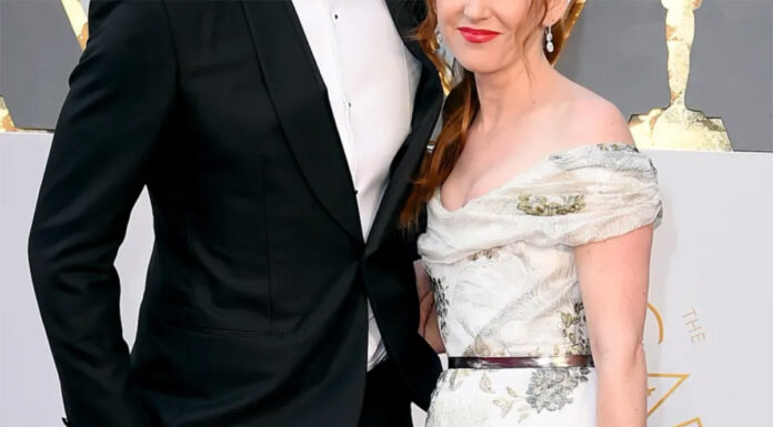 Po ločitvi je blestela na pariškem tednu mode