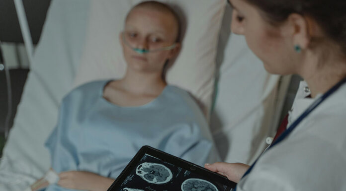 Vrhunski onkolog priznal: “Ivermektin je dokazano učinkovitejši od kemoterapije!” Dr. William Makis, onkolog