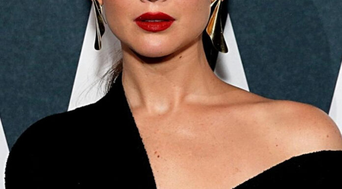 Oskarjevka ponovno noseča; pričakuje drugega otroka