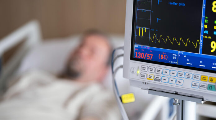 Miokarditis in perikarditis po prejemu “cepiva” COVID-19 med otroci in mladostniki