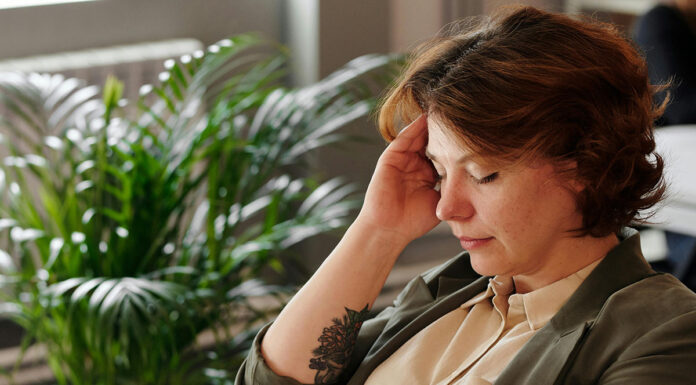 Ne le sedenje – tudi to je novo kajenje (oz. še precej bolj škodljivo)