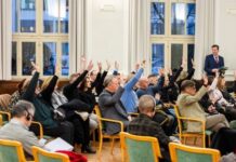 Zgodovinsko prvo simbolno čezmejno glasovanje o programih GO! 2025