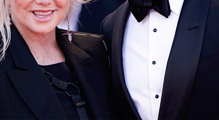 Slavni igralec bo za božič brez otrok; zapuščena bivša besna zaradi njegove nove zveze