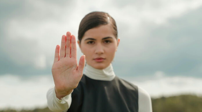Kako kršitve osebnih meja v otroštvu vplivajo na nas v odrasli dobi