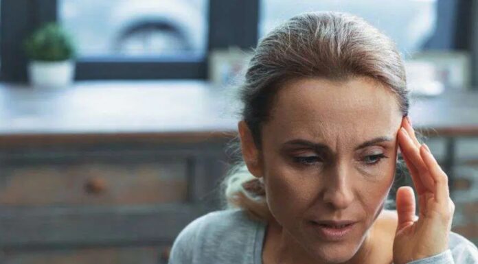 Menopavza in migrene: povečano tveganje za srčni infarkt