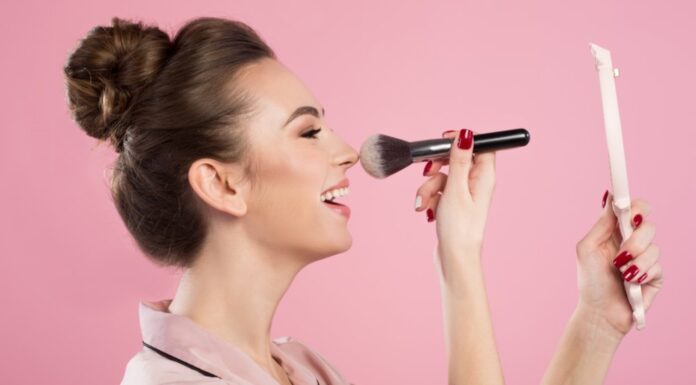 Moški trdijo, da imajo raje nenaličene ženske: resnica ali laž?