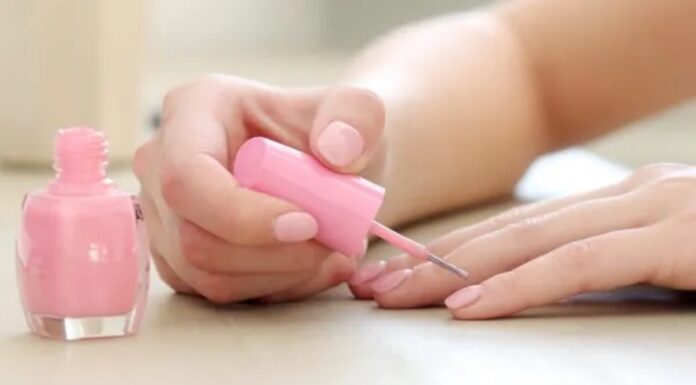 To je uradno najbolj eleganten spomladanski trend nohtov