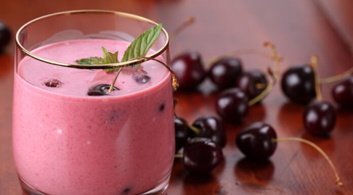 Recept: Češnjev smoothie: zdrava in osvežilna sladica v kozarcu