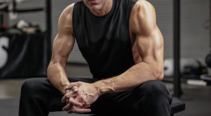 Po ločitvi je igralec pokazal izklesano telo