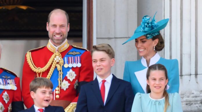 Kraljevi par se pripravlja na selitev v večjo hišo