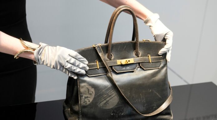 Originalna torba Hermès Birkin prodana na dražbi za 7 milijonov evrov