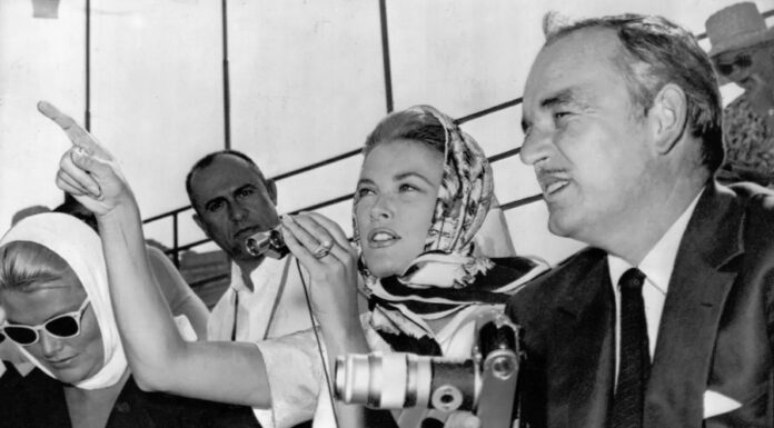 Vnukinja Grace Kelly je dodala sodoben pridih ikoničnemu modnemu dodatku svoje babice