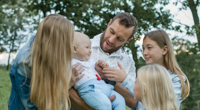 Stres in spol otrok: Zakaj ekstremne razmere rojevajo več deklic?