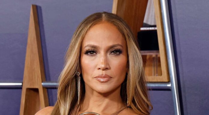 Strahotna napaka: Jennifer Lopez preprečili vstop v trgovino Chanel