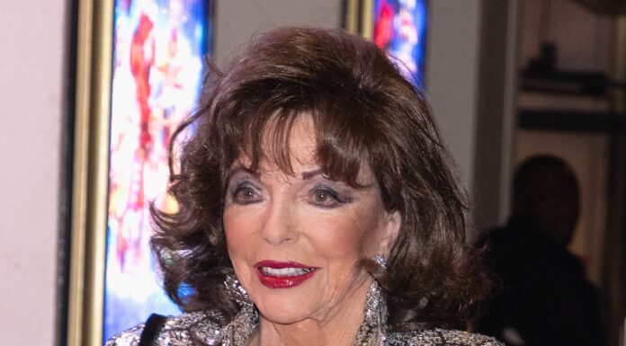 Joan Collins, 92, očarala sledilce v elegantnih belih kopalkah
