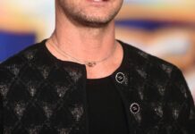 Priljubljeni pevec je po neusmiljenih kritikah razkril težko bolezen