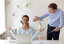 Kako ravnati s težavnim sodelavcem, ki zavira celotno ekipo?