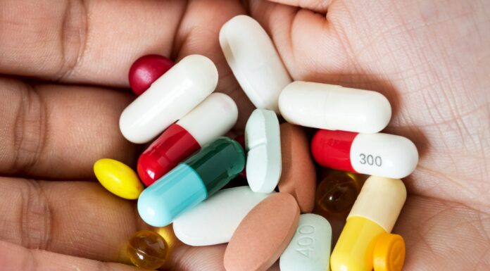 Raziskava: Protibolečinske tablete povečujejo odpornost proti antibiotikom