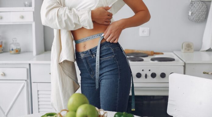 Taka prehrana pomaga izgubiti dvakrat več odvečne telesne maščobe, brez manj hrane