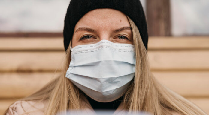 Zaščitne maske med “pandemijo”: lažna zaščita in trajna okoljska škoda