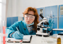 “Otrok” iz kožne celice: Revolucija v boju proti neplodnosti ali vrhunec neetičnosti?