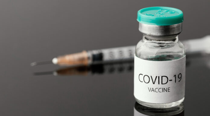 Znanstvena in prevara osrednjih medijev glede učinkovitosti cepljenja za COVID-19