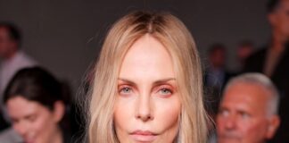 Charlize Theron na pariškem tednu mode grdo zignorirala Johnnyja Deppa