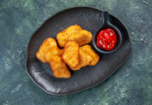 Test razkril, kaj se v resnici skriva v priljubljenih »nagcih« (nuggets)