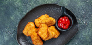 Test razkril, kaj se v resnici skriva v priljubljenih »nagcih« (nuggets)