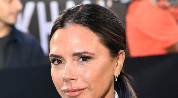 Victoria Beckham se spominja, kako je med konstantnimi kritikami nezdravo nadzorovala svojo težo