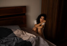 Kako lahko določena živila uničujejo vaš spanec