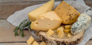 Kako lahko določena živila uničujejo vaš spanec