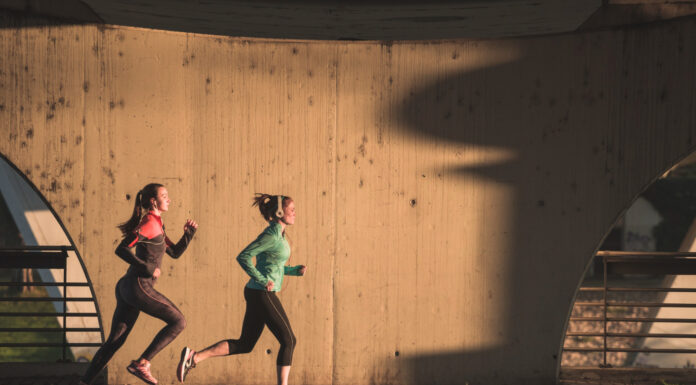 Tekači na dolge proge oz. maratonci imajo večje tveganje za nastanek raka debelega črevesa