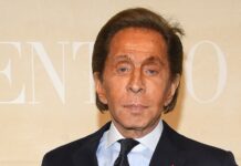 Umrl je italijanski modni oblikovalec Valentino Garavani