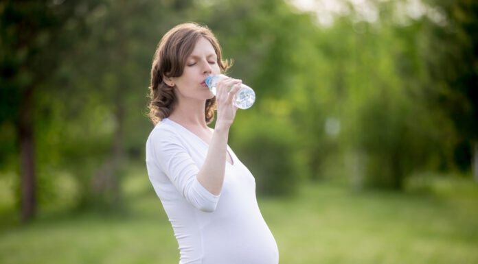 Plastika že pred rojstvom trajno “preprogramira” spol