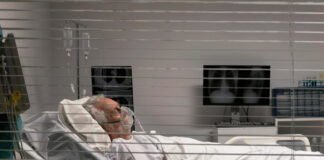 Znanstveniki z univerze Yale povezujejo cepiva za Covid z zaskrbljujočim novim sindromom