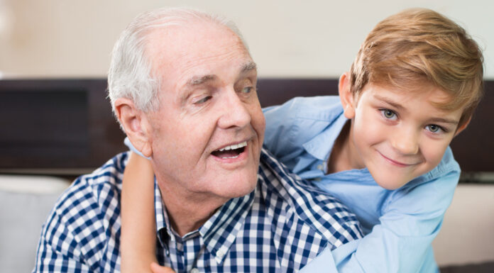 Starost očetov bolj vpliva na prenos bolezenskih mutacij kot starost mater