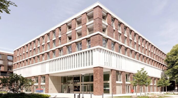 V tujino gredo na zdravljenje tudi tisti, ki sicer zaupajo slovenskemu zdravstvu